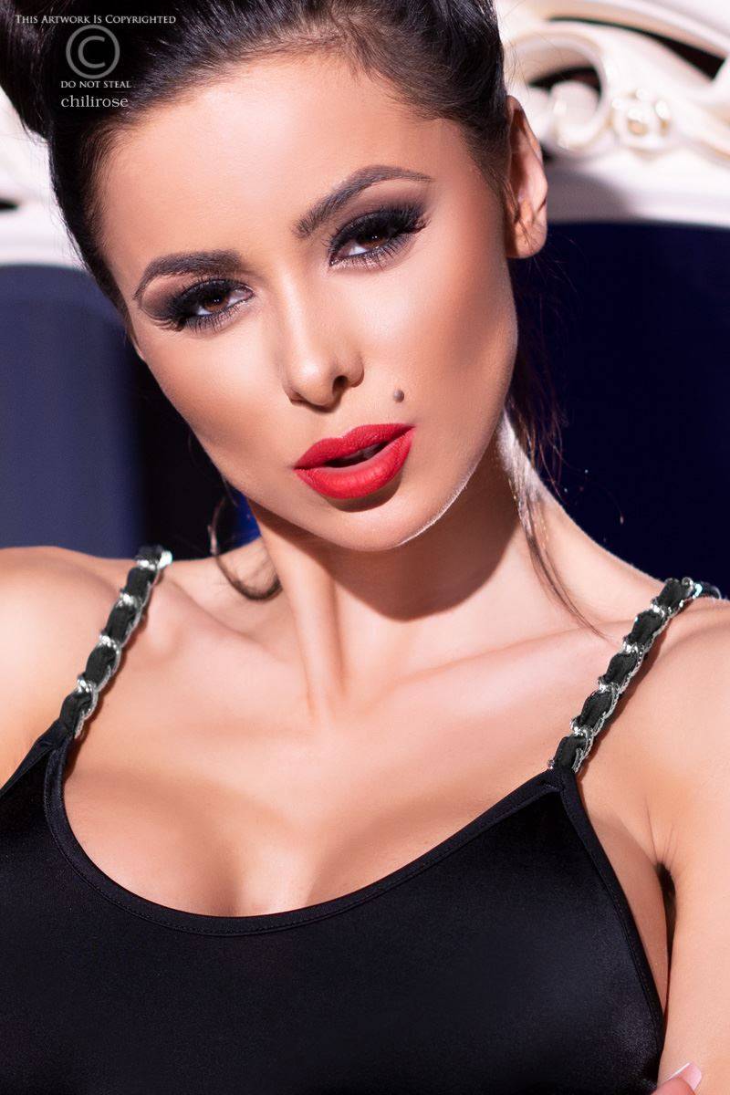 Rochie Sexy Neagra cu Accesorii Argintii in SexShop KUR Romania